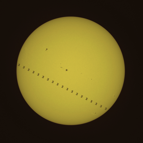ISS vor Sonne